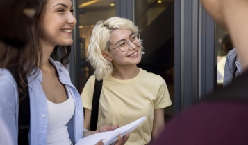 Erasmus a nové jazyky: Prečo je lepšie hovoriť zle než mlčať